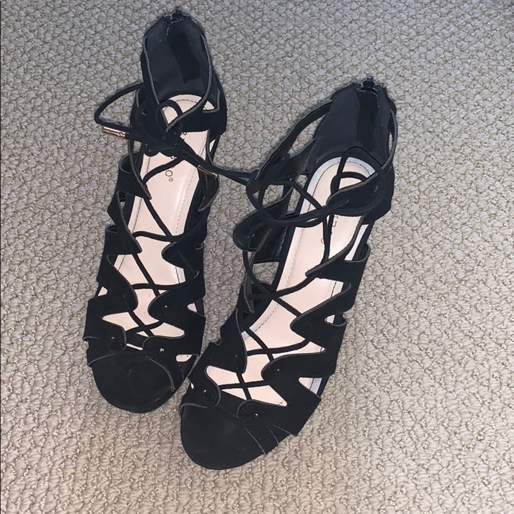 Black Wedges